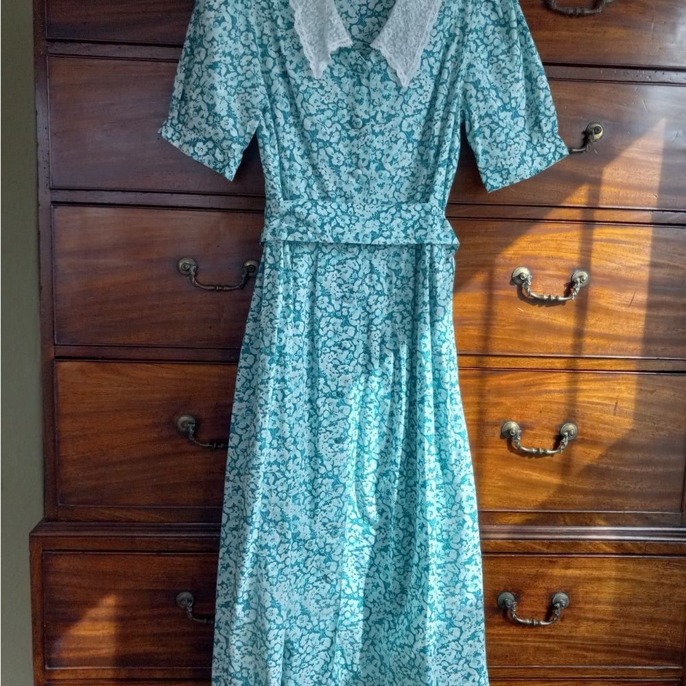 Vintage Laura Ashley dress with lacy collar